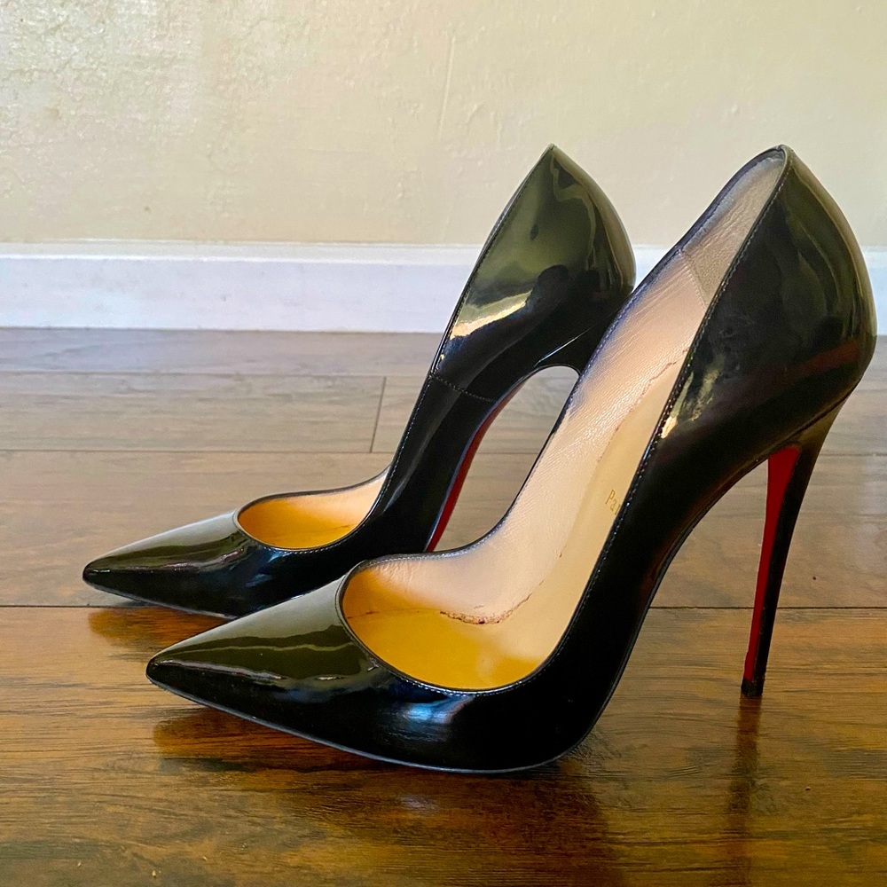 Christian Louboutin So Kate pumps